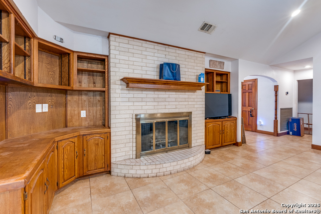 Image 10 of 28 For 8470 Park Lane Dr