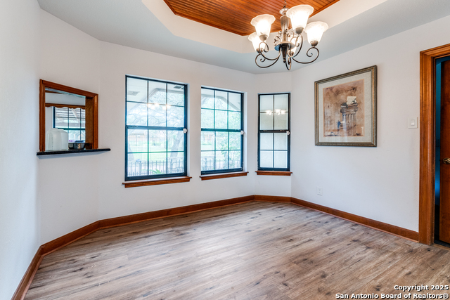 Image 11 of 28 For 8470 Park Lane Dr