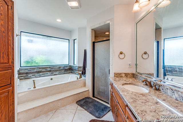 Image 15 of 28 For 8470 Park Lane Dr