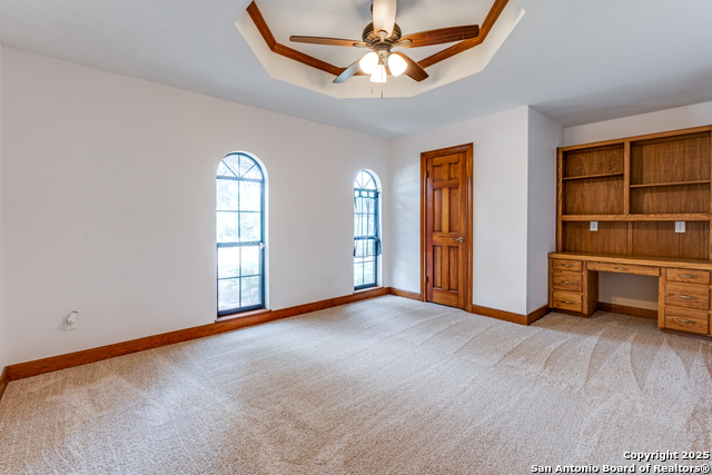 Image 17 of 28 For 8470 Park Lane Dr