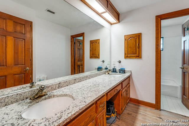 Image 18 of 28 For 8470 Park Lane Dr