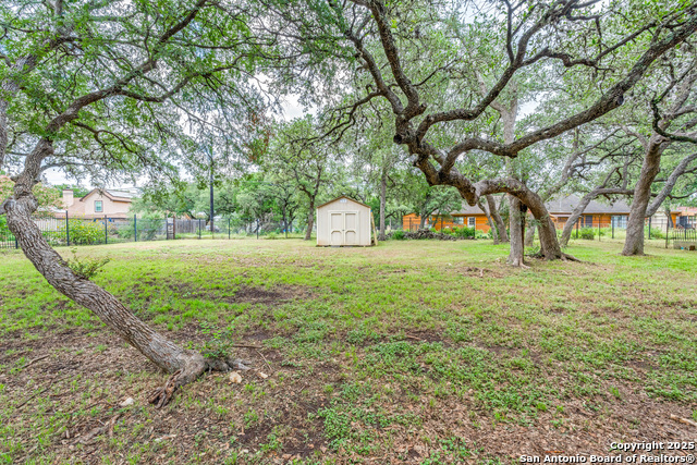 Image 23 of 28 For 8470 Park Lane Dr