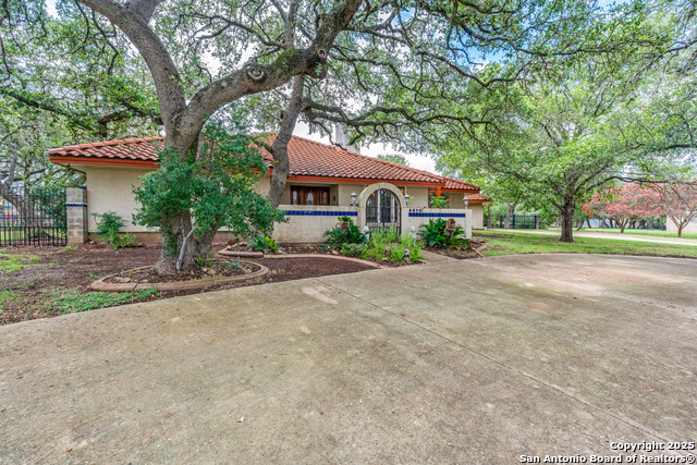 Image 4 of 28 For 8470 Park Lane Dr