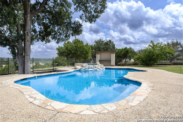 Image 18 of 59 For 229 Greystone