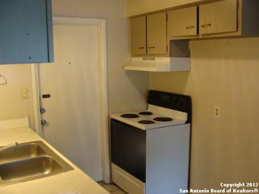 Listing photo id 2 for 103 Avenue F A