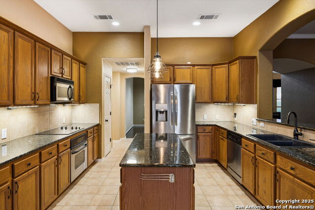 Image 16 of 46 For 2504 Woodbridge Way