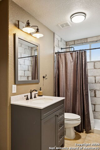 Image 22 of 46 For 2504 Woodbridge Way