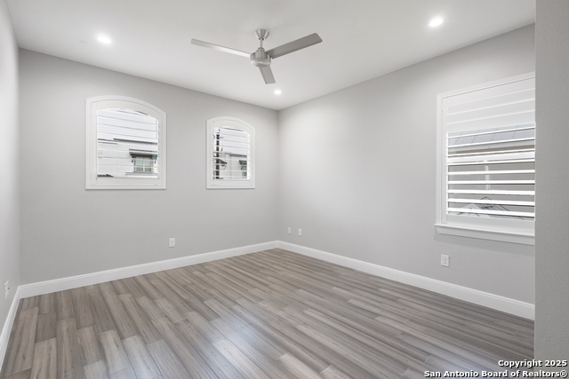 Image 15 of 20 For 212 Melrose E