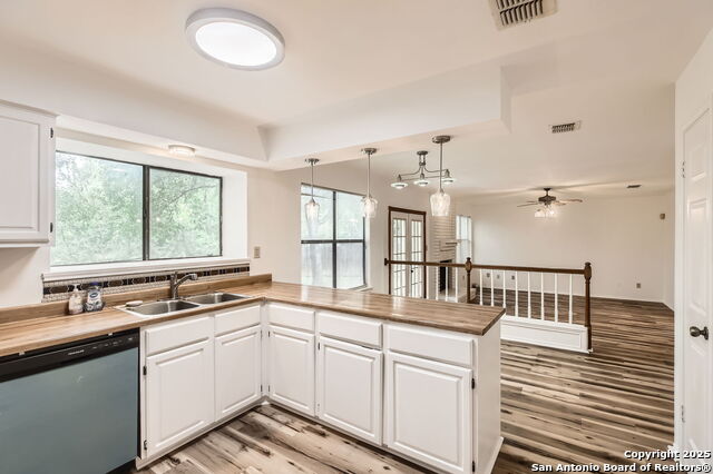 Image 7 of 27 For 7509 Sidbury Cir