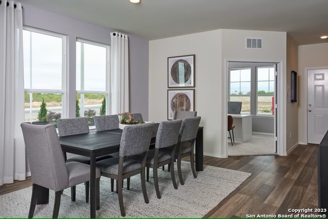 Image 10 of 27 For 13747 Redtail