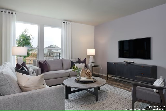 Image 6 of 27 For 13747 Redtail