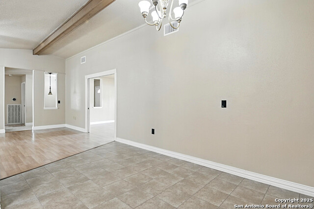 Image 13 of 26 For 5867 Oak Run