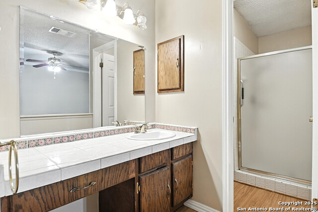 Image 16 of 26 For 5867 Oak Run