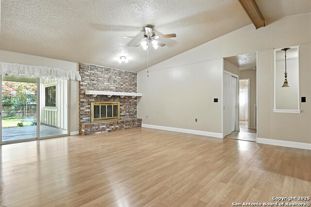 Image 6 of 26 For 5867 Oak Run