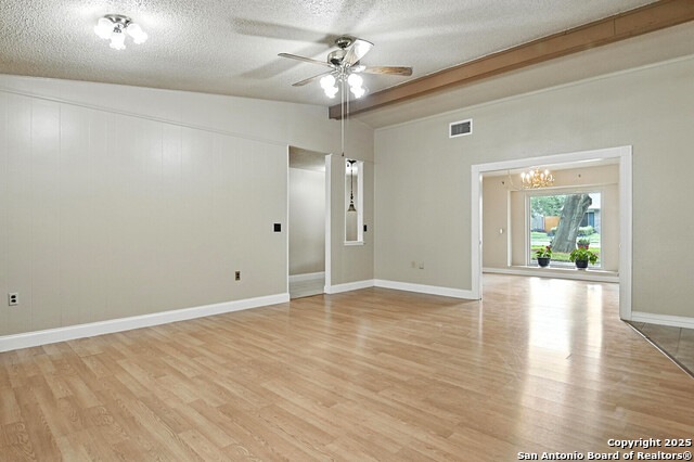 Image 7 of 26 For 5867 Oak Run