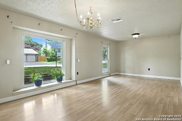 Image 8 of 26 For 5867 Oak Run