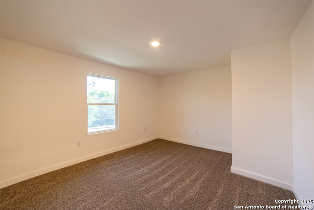 Image 12 of 17 For 2326 Cincinnati  202