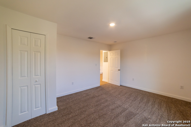 Image 14 of 17 For 2326 Cincinnati  202