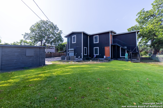 Image 2 of 17 For 2326 Cincinnati  202