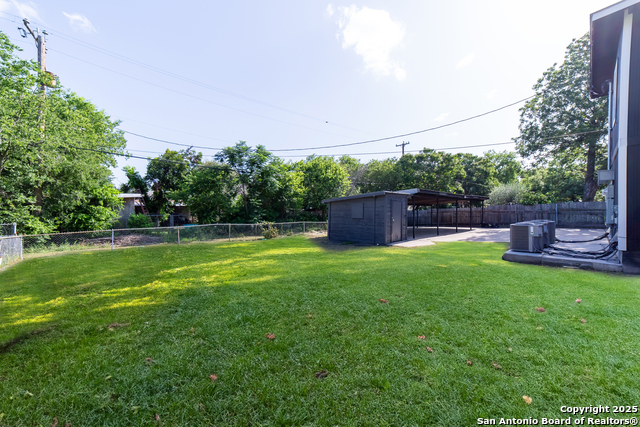 Image 3 of 17 For 2326 Cincinnati  202