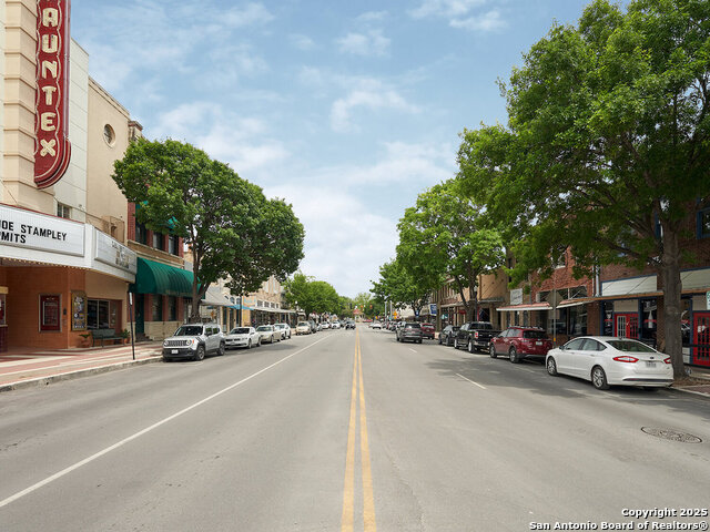 Image 14 of 26 For 630 Central Parkway  1211