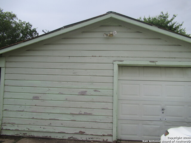 Image 6 of 7 For 255 Charcliff