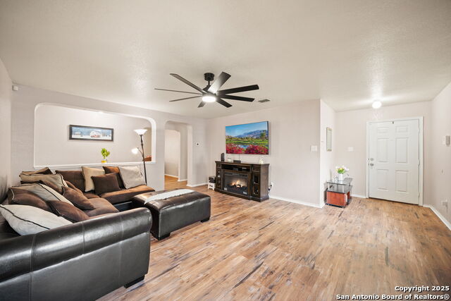 Image 4 of 29 For 10116 Del Lago Ct