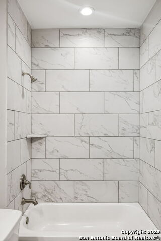 Image 31 of 56 For 1511 Sandalwood Ln #10 E
