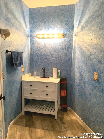 Listing photo id 23 for 930 County Road 2720