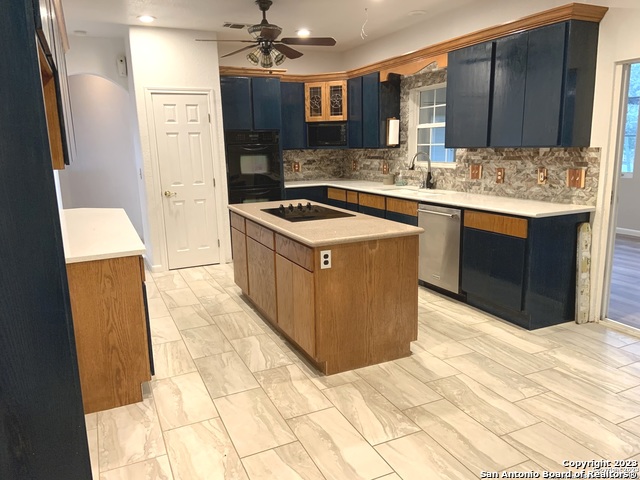 Listing photo id 7 for 930 County Road 2720