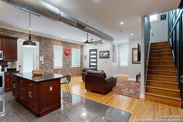 Listing photo id 16 for 609 Sturgeon Dr