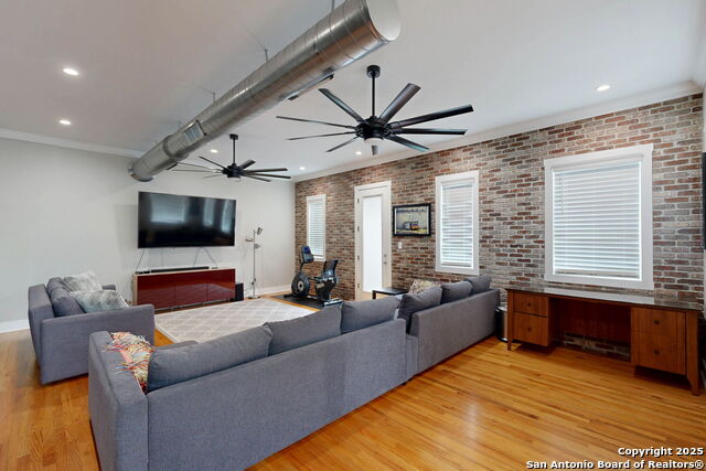 Listing photo id 23 for 609 Sturgeon Dr