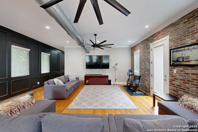 Listing photo id 24 for 609 Sturgeon Dr