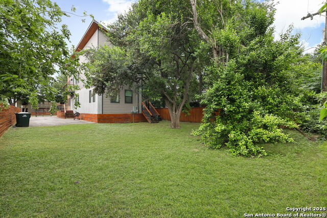 Listing photo id 41 for 609 Sturgeon Dr
