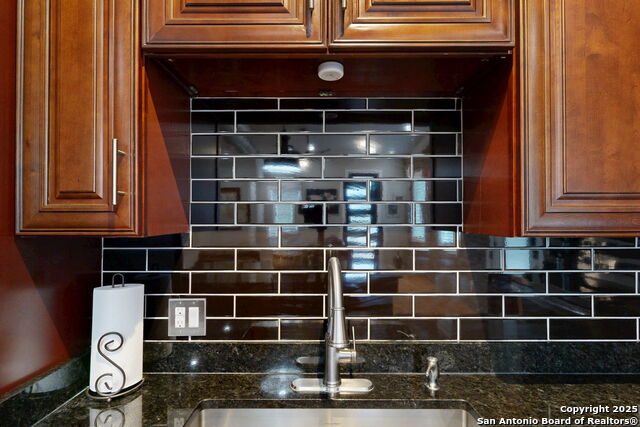 Listing photo id 7 for 609 Sturgeon Dr