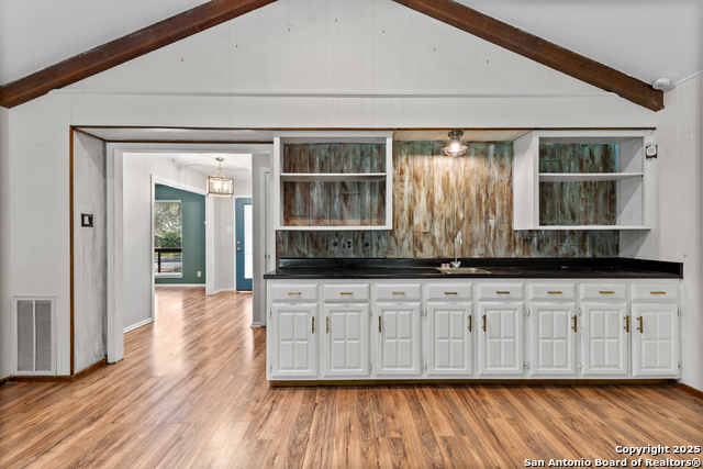 Image 17 of 45 For 802 Sherman Oak