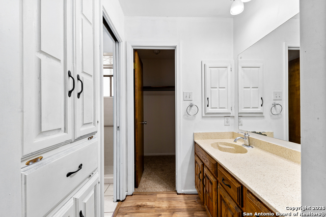 Image 34 of 45 For 802 Sherman Oak