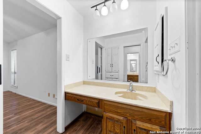 Image 36 of 45 For 802 Sherman Oak