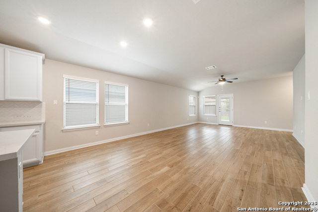Listing photo id 11 for 1220 Ella