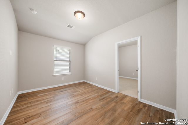 Listing photo id 13 for 1220 Ella