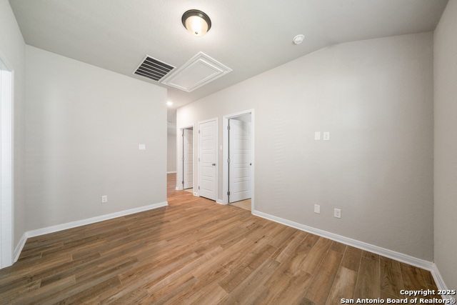 Listing photo id 14 for 1220 Ella