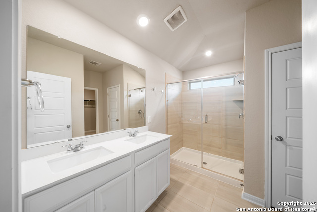Listing photo id 19 for 1220 Ella