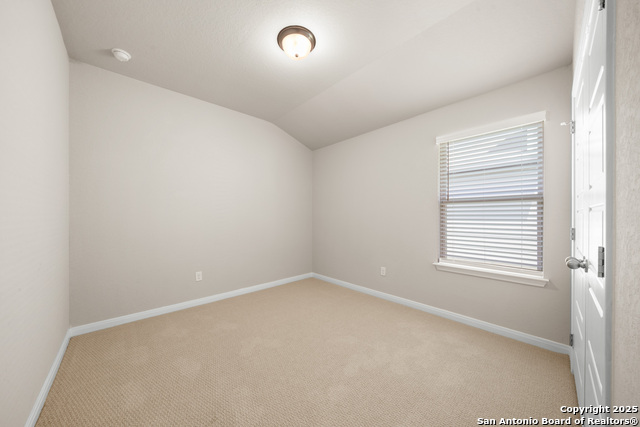 Listing photo id 20 for 1220 Ella