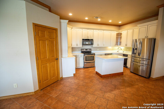 Listing photo id 20 for 404 Annies Ln