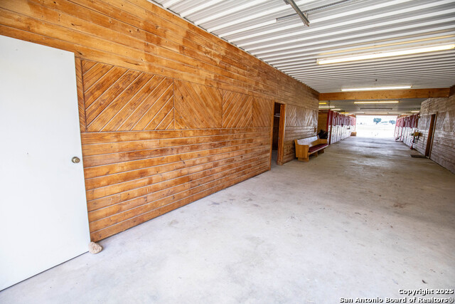 Listing photo id 34 for 404 Annies Ln