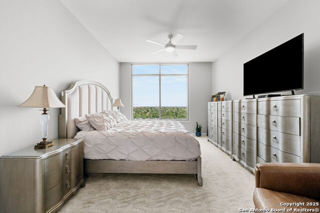 Listing photo id 16 for 4242 Broadway 1401
