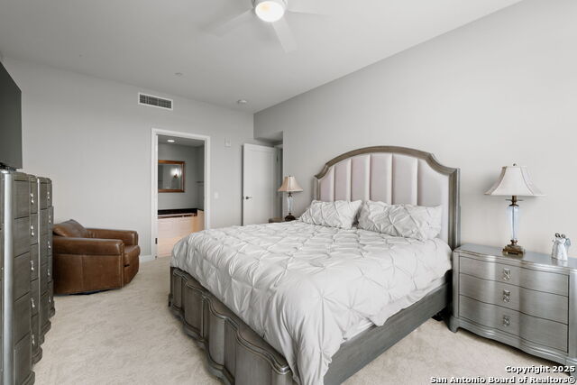 Listing photo id 18 for 4242 Broadway 1401