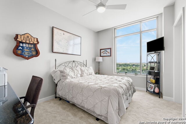 Listing photo id 22 for 4242 Broadway 1401