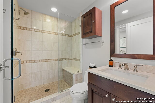 Listing photo id 23 for 4242 Broadway 1401