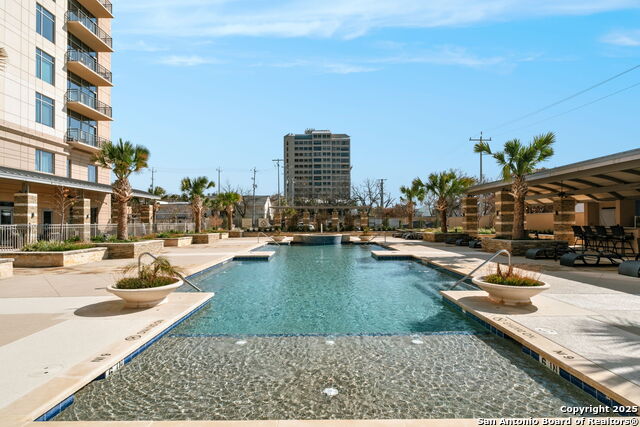 Listing photo id 34 for 4242 Broadway 1401